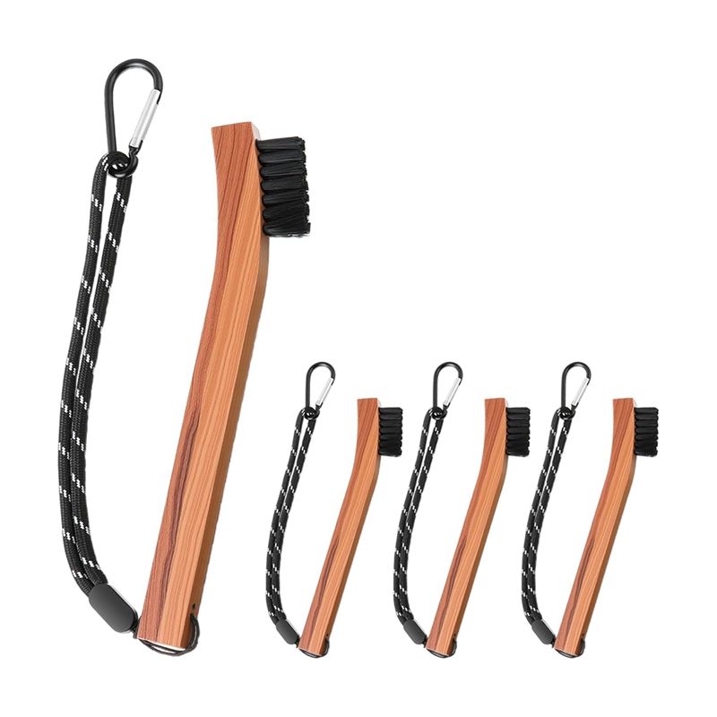 Golf Equipment To Improve Your Game - Set di 4 Spazzole per la